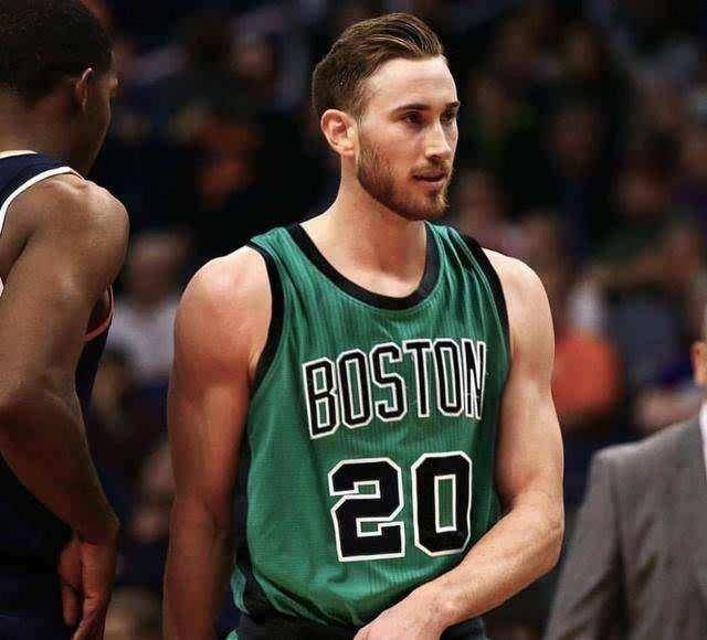 而在这个充 而在这个充